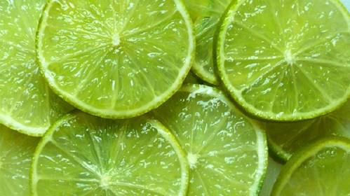 Trị bỏng bằng dầu dừa v� nước chanh